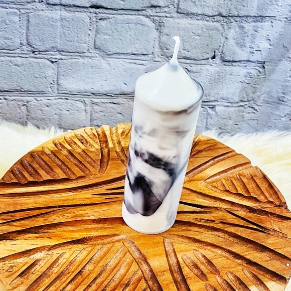 Tie Dye Pillar Candle 9oz High End Luxury - Picture 3 of 5